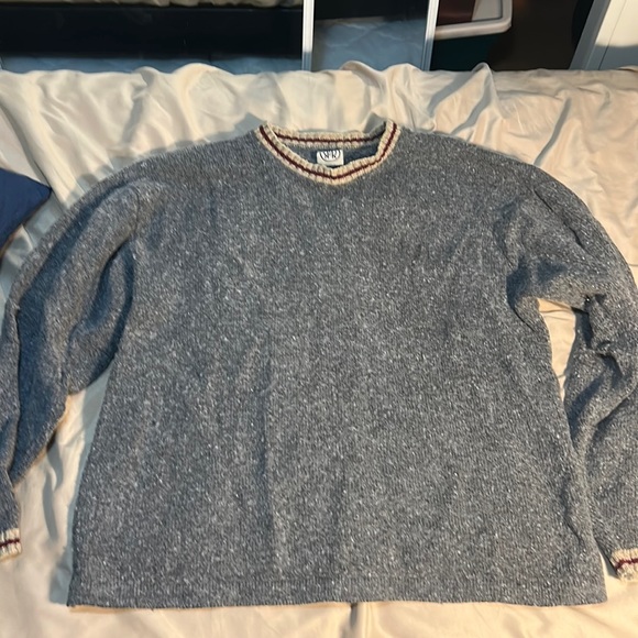 Comfy, wool sweater - Picture 1 of 3